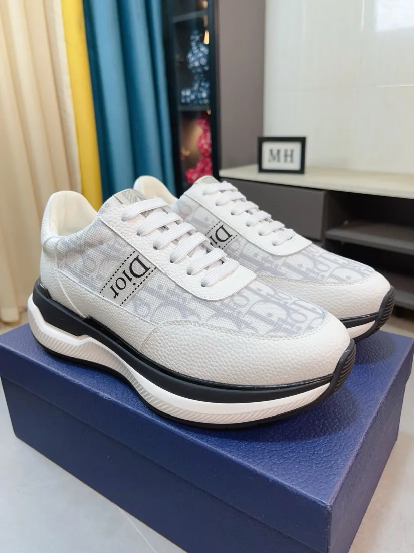 Men's men's shoes 💰458🌹🌹【Dior】Best-selling official website world premiere🔝High-end men's shoes brand official website latest series: The upper is made of imported cowhide with specially designed fabrics➕Mesh breathable lining. Make walking more convenient and comfortable! Compared with the official quality, Midea’s 1:1 replica. Create a fashionable personality to set off your uniqueness! A must-have for trendy men! Classic style. Men's sizes: 38-44.